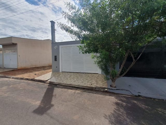 Casa com 125m² 2 quartos e 1 banheiro, à venda, no bairro Residencial Candeias em Birigui