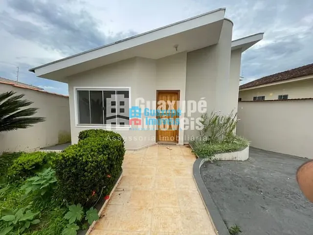 Casa com 230m² 3 quartos e 4 banheiros, à venda, no bairro Residencial Alto da Colina em Guaxupé