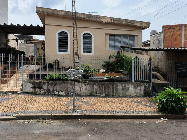Casa com 300m² 2 quartos e 1 banheiro, à venda, no bairro Jardim Guanabara em Americana