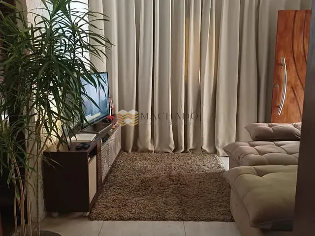 Casa com 1350m² 2 quartos e 2 banheiros, à venda, no bairro Santa Terezinha (Jordanésia) em Cajamar