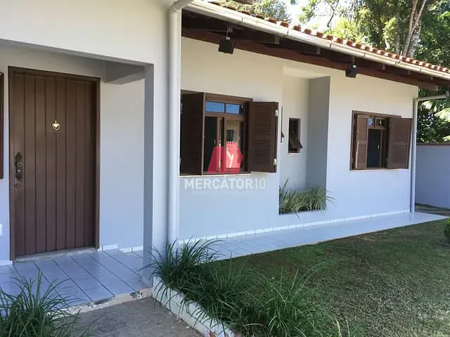 Casa 3 quartos e 3 banheiros, à venda, no bairro Água Verde em Blumenau