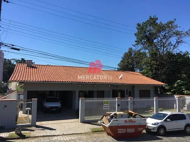 Casa 3 quartos e 3 banheiros, à venda, no bairro Água Verde em Blumenau