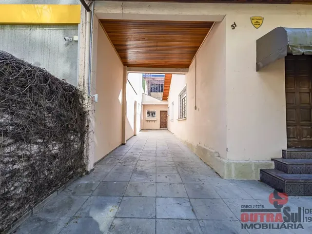 Casa 2 quartos e 4 banheiros, para alugar, no bairro ÁGUA VERDE em Curitiba