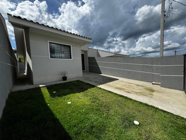 Foto do Casa - Casa de frente para a rua,  com AMPLO TERRENO contendo 3 dormitórios à venda no bairro Parque do Embu, Colombo, PR | K9 Imóveis