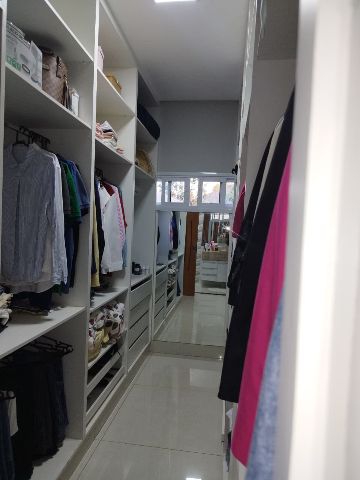 Casa 4 quartos e 3 banheiros, à venda, no bairro Jardim Mariliza em Goiânia