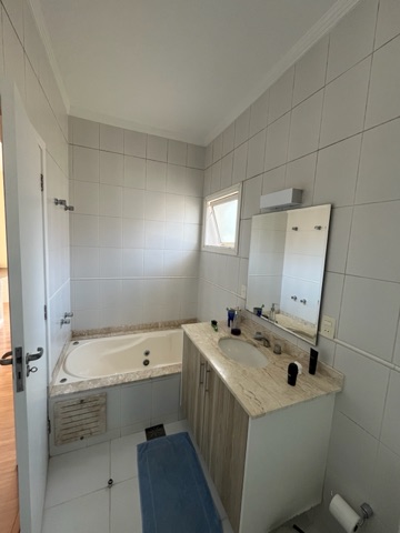 Casa com 270m² 3 quartos e 4 banheiros, à venda, no bairro Jardim Novo Mundo em Jundiaí
