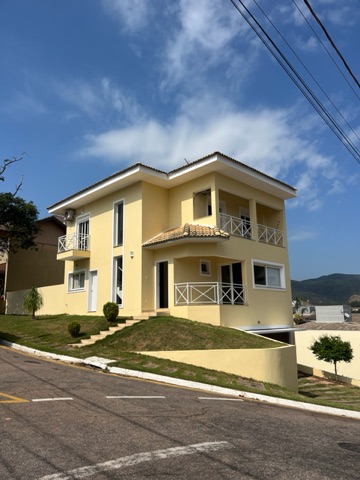 Casa com 270m² 3 quartos e 4 banheiros, à venda, no bairro Jardim Novo Mundo em Jundiaí