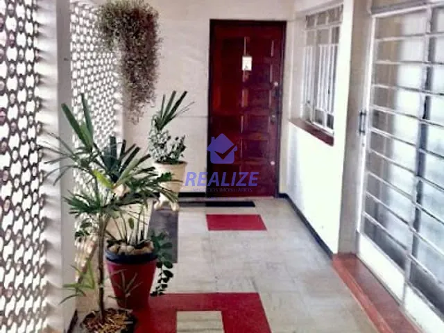 Casa com 347m² 4 quartos e 1 banheiro, à venda, no bairro Centro em Botucatu