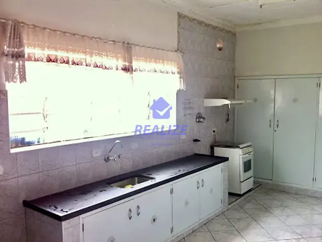 Casa com 347m² 4 quartos e 1 banheiro, à venda, no bairro Centro em Botucatu