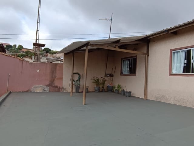 Casa com 301m² 3 quartos e 1 banheiro, à venda, no bairro Planta São Francisco em Cambé