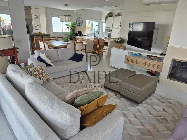 Casa com 380m² 3 quartos e 2 banheiros, à venda, no bairro Atlântida Sul em Osório