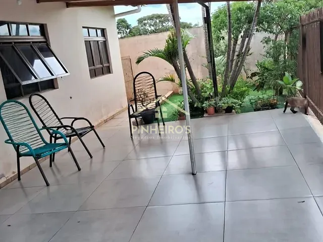 Casa com 315m² 4 quartos e 2 banheiros, à venda, no bairro Jardim Santa Izabel em Cambé