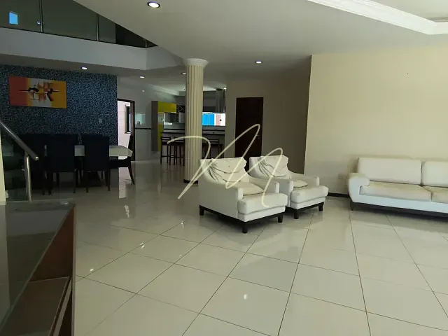 Casa com 480m² 6 quartos e 3 banheiros, à venda, no bairro Nossa Senhora da Vitória em Ilhéus