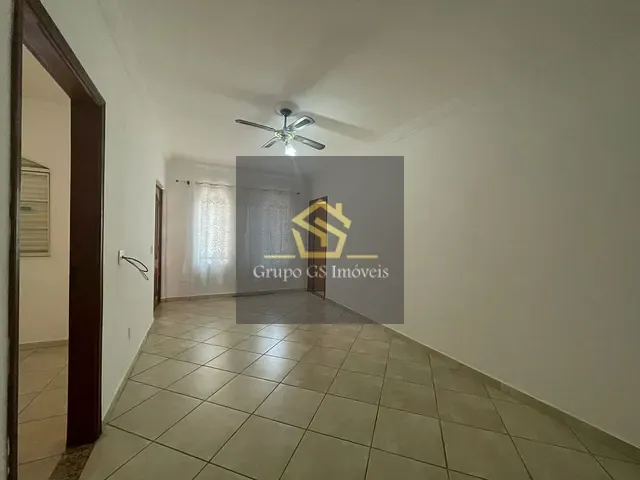 Casa com 250m² 3 quartos e 3 banheiros, à venda, no bairro Vila Clayton em Valinhos