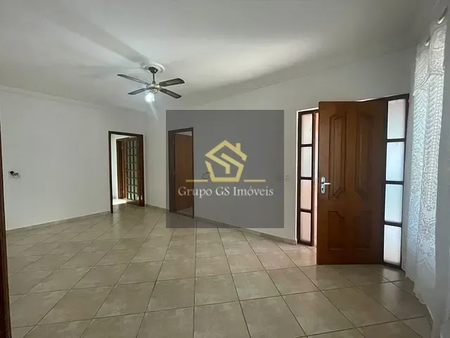 Casa com 250m² 3 quartos e 3 banheiros, à venda, no bairro Vila Clayton em Valinhos