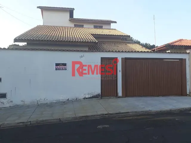 Casa com 275m² 4 quartos e 2 banheiros, à venda, no bairro Parque Residencial Esplanada em Não Informado