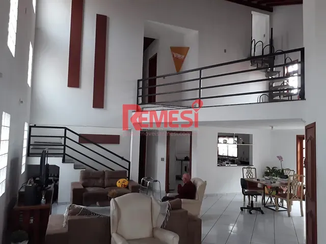 Casa com 275m² 4 quartos e 2 banheiros, à venda, no bairro Parque Residencial Esplanada em Não Informado