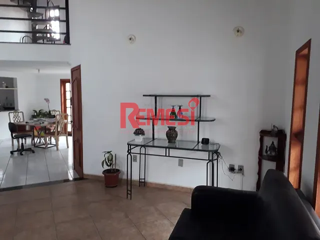 Casa com 275m² 4 quartos e 2 banheiros, à venda, no bairro Parque Residencial Esplanada em Não Informado