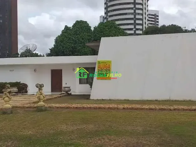 Casa com 2800m² 4 quartos e 3 banheiros, à venda ou para alugar, no bairro Jóquei em Teresina