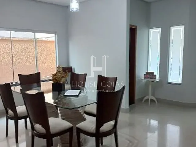 Casa com 403m² 3 quartos e 4 banheiros, à venda, no bairro Jardins Lisboa em Goiânia