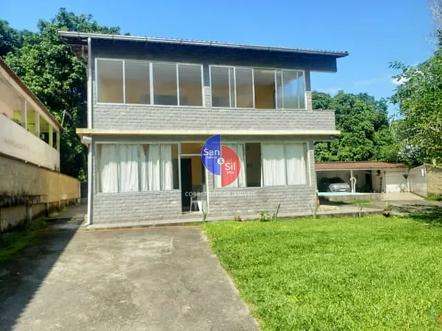 Casa com 555m² 5 quartos e 2 banheiros, à venda, no bairro Centro em Guapimirim