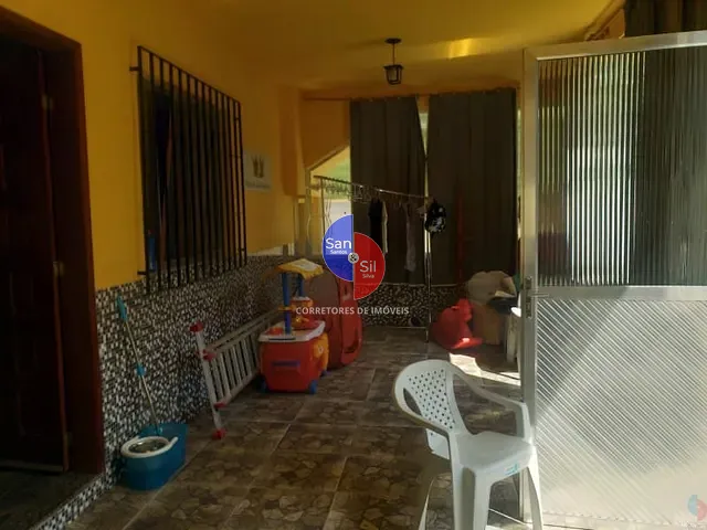 Casa com 555m² 5 quartos e 2 banheiros, à venda, no bairro Centro em Guapimirim