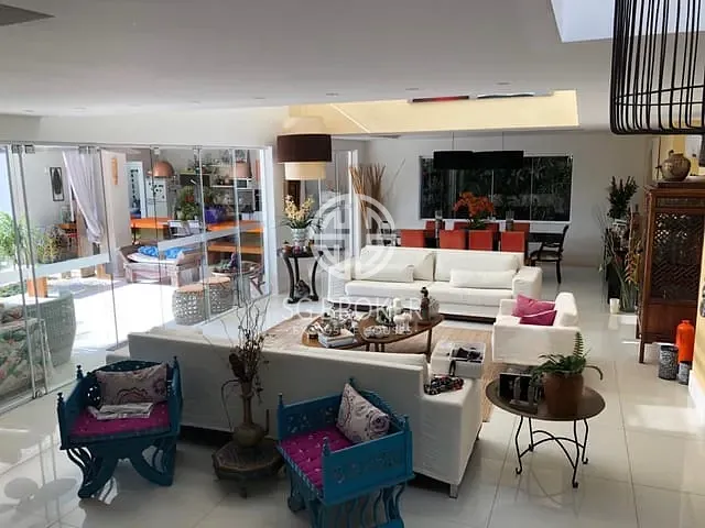 Casa com 600m² 3 quartos e 4 banheiros, à venda ou para alugar, no bairro Barra da Tijuca em Rio de Janeiro