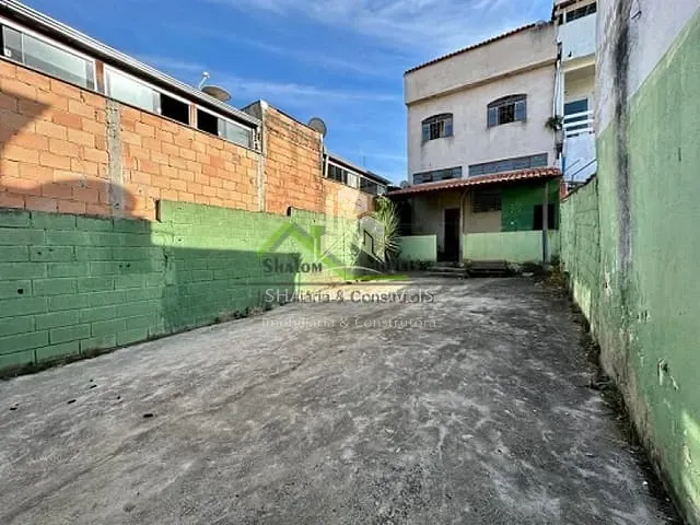 Casa com 180m² 4 quartos e 2 banheiros, à venda, no bairro Parque Xangri-Lá em Contagem