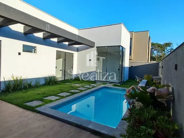 Casa 3 quartos e 4 banheiros, à venda, no bairro Nossa Senhora da Vitória em Ilhéus