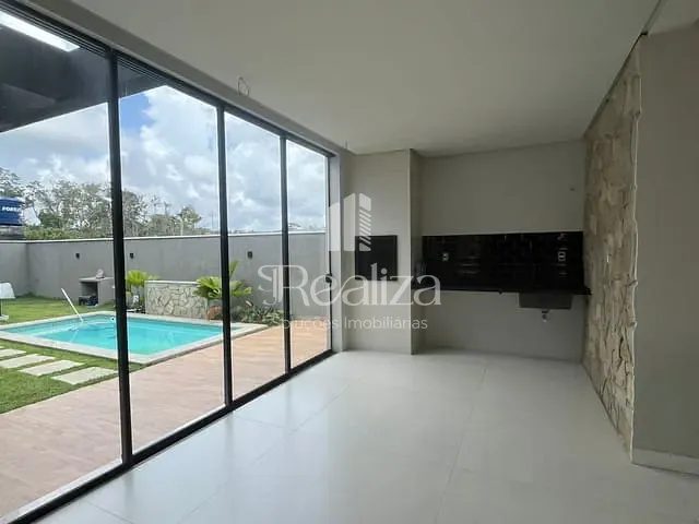 Casa 3 quartos e 4 banheiros, à venda, no bairro Nossa Senhora da Vitória em Ilhéus