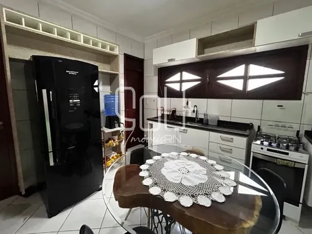 Casa 5 quartos e 5 banheiros, à venda, no bairro Nova Parnamirim em Parnamirim