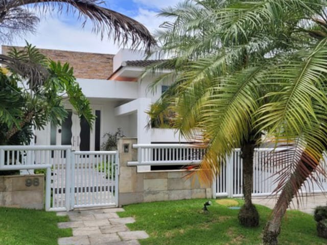 Casa com 660m² 4 quartos e 5 banheiros, à venda, no bairro Barra da Tijuca em Rio de Janeiro