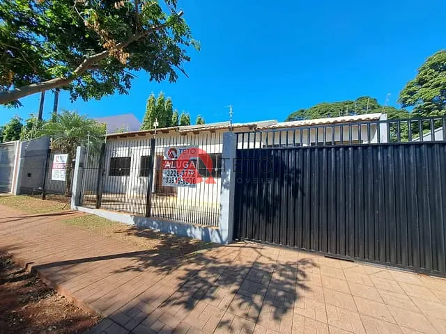 Casa 4 quartos e 3 banheiros, à venda, no bairro Zona 02 em Maringá