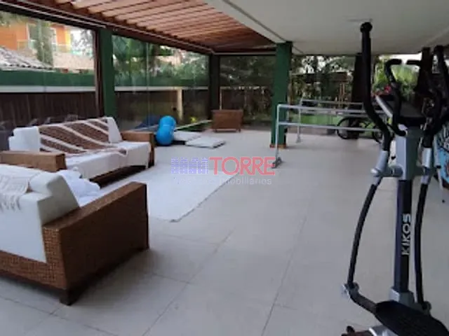 Casa com 500m² 4 quartos e 7 banheiros, à venda, no bairro Jardim Atlântico em Ilhéus