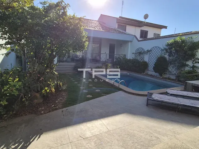 Casa 4 quartos e 3 banheiros, à venda, no bairro Vila Paraíba em Guaratinguetá