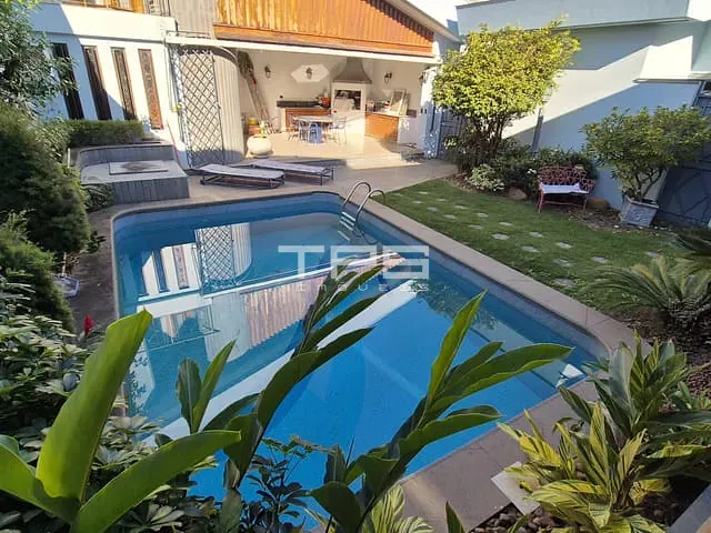 Casa 4 quartos e 3 banheiros, à venda, no bairro Vila Paraíba em Guaratinguetá