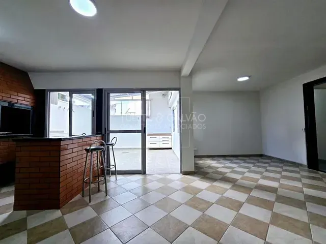 Casa com 220m² 5 quartos e 3 banheiros, à venda, no bairro Xaxim em Curitiba