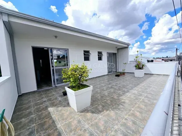 Casa com 220m² 5 quartos e 3 banheiros, à venda, no bairro Xaxim em Curitiba