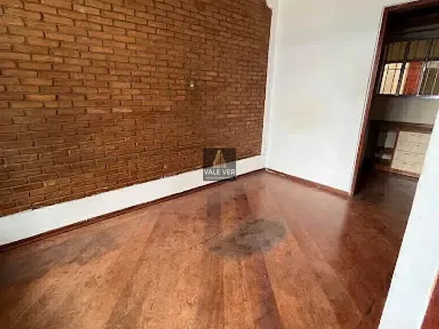 Casa com 250m² 4 quartos e 2 banheiros, à venda, no bairro Jardim Colorado em São José dos Campos