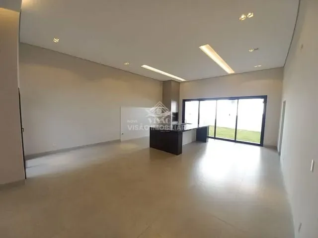 Casa com 352m², à venda, no bairro Aquarela das Artes em Sinop
