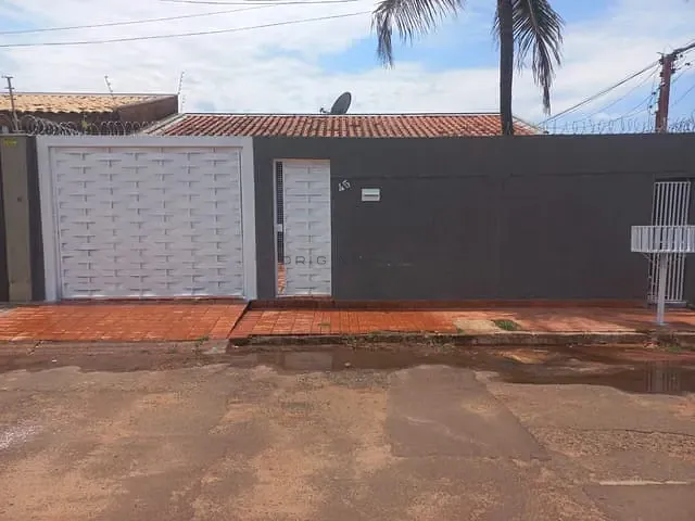 Casa com 200m² 3 quartos e 2 banheiros, à venda, no bairro Maria Aparecida Pedrossian em Campo Grande
