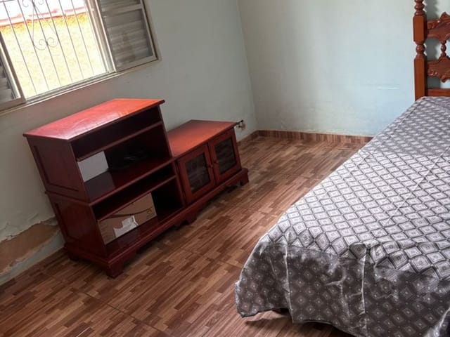 Casa com 360m² 3 quartos e 2 banheiros, à venda, no bairro Centro em Vargem Grande do Sul
