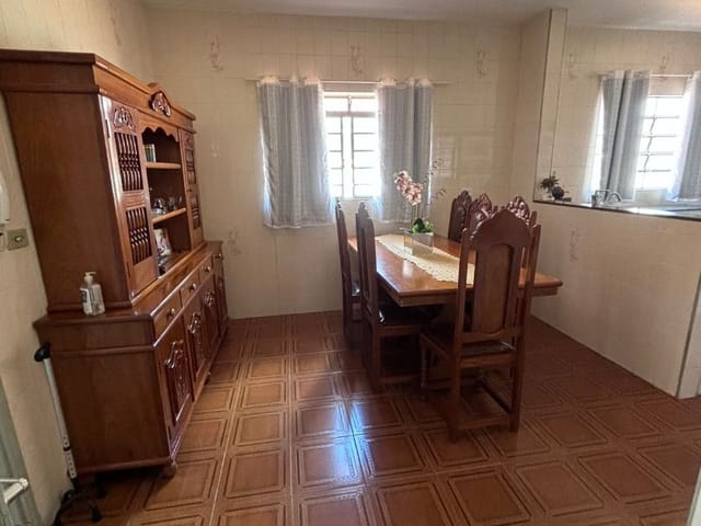 Casa com 360m² 3 quartos e 2 banheiros, à venda, no bairro Centro em Vargem Grande do Sul