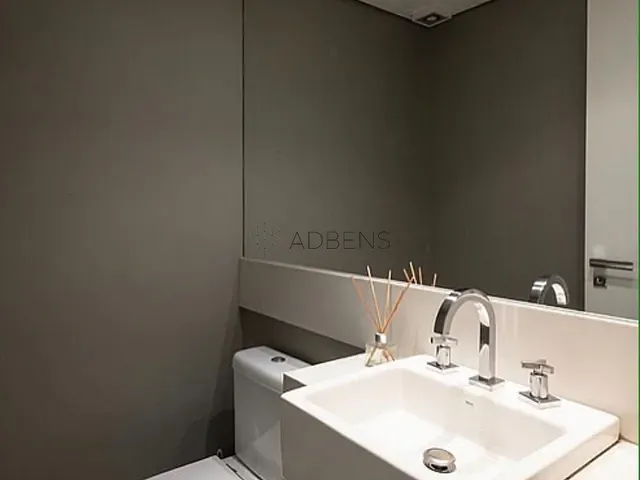 Casa à venda, no bairro Vila Nova Conceição em São Paulo