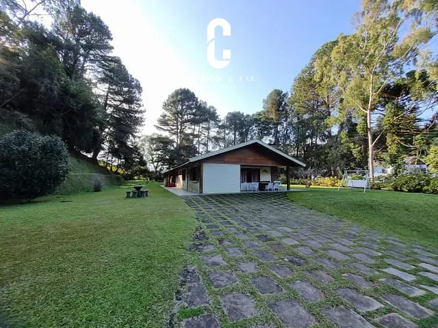 Casa com 10189m² 4 quartos e 4 banheiros, à venda, no bairro Vila Inglesa em Campos Do Jordão