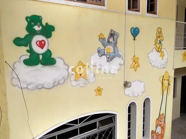 Casa com 220m² 4 quartos e 2 banheiros, à venda, no bairro Vila Silviânia em Carapicuíba