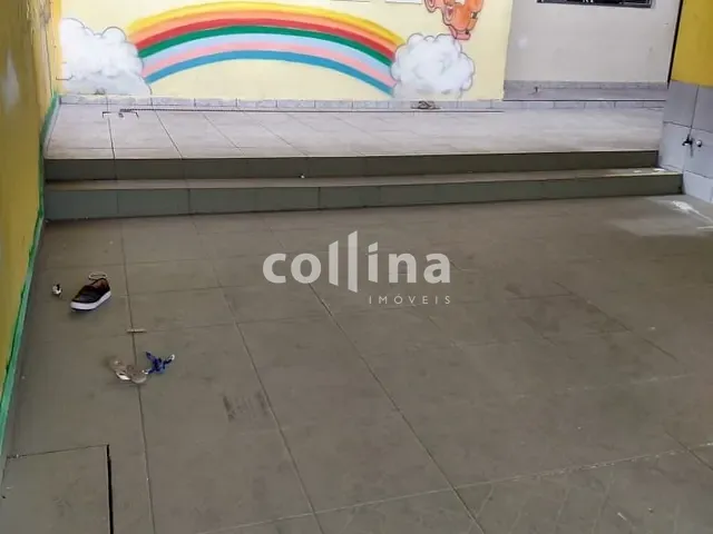 Casa com 220m² 4 quartos e 2 banheiros, à venda, no bairro Vila Silviânia em Carapicuíba