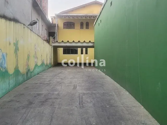 Casa com 220m² 4 quartos e 2 banheiros, à venda, no bairro Vila Silviânia em Carapicuíba