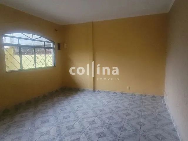 Casa com 220m² 4 quartos e 2 banheiros, à venda, no bairro Vila Silviânia em Carapicuíba