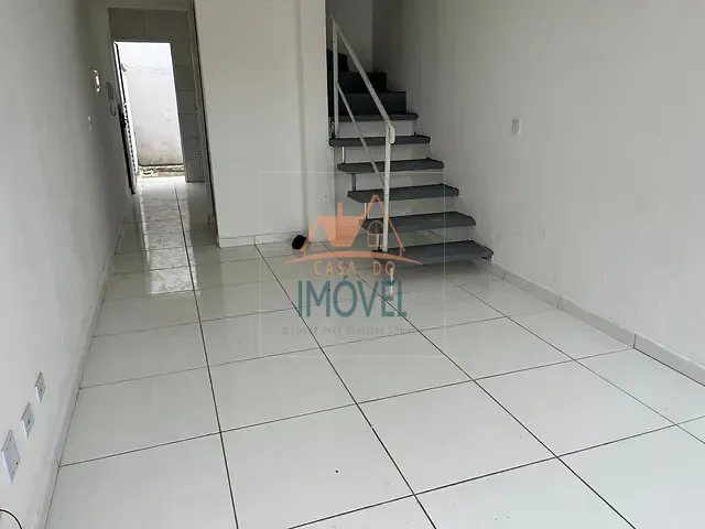 Casa 2 quartos e 2 banheiros, para alugar, no bairro Jardim Sandra em Cotia